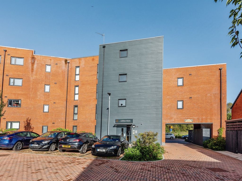2 bed flat for sale in Colliery Close, Ashton Vale, Bristol BS3, £285,000