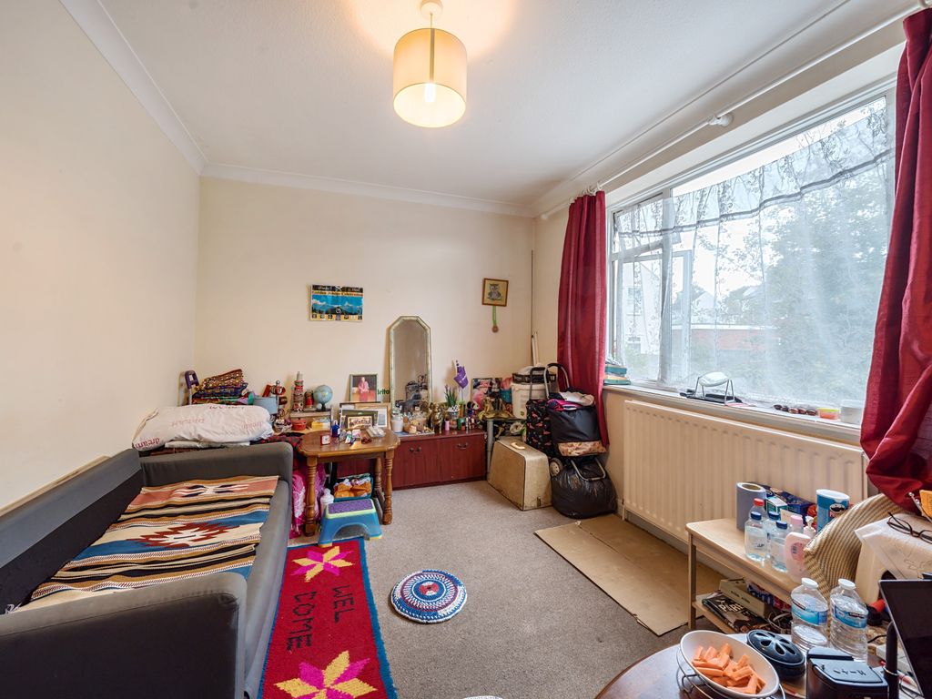 1 bed flat for sale in Sandford Court, Aldershot GU11, £140,000