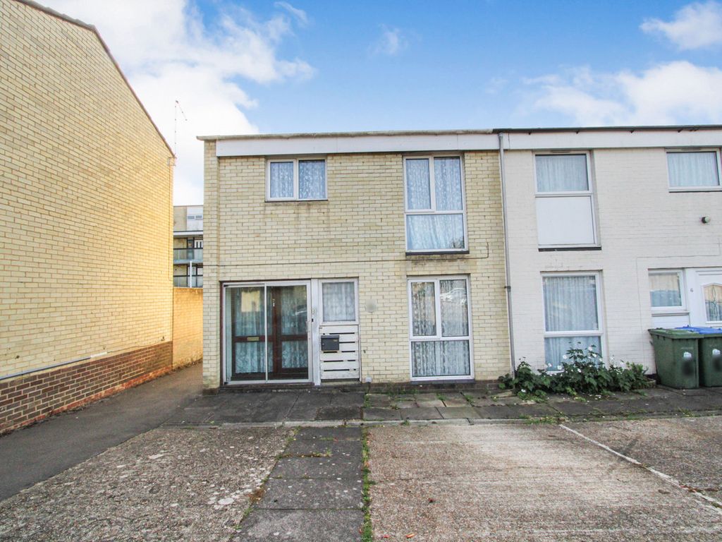 3 bed end terrace house for sale in Hyde Close, Southampton SO15, £235,000