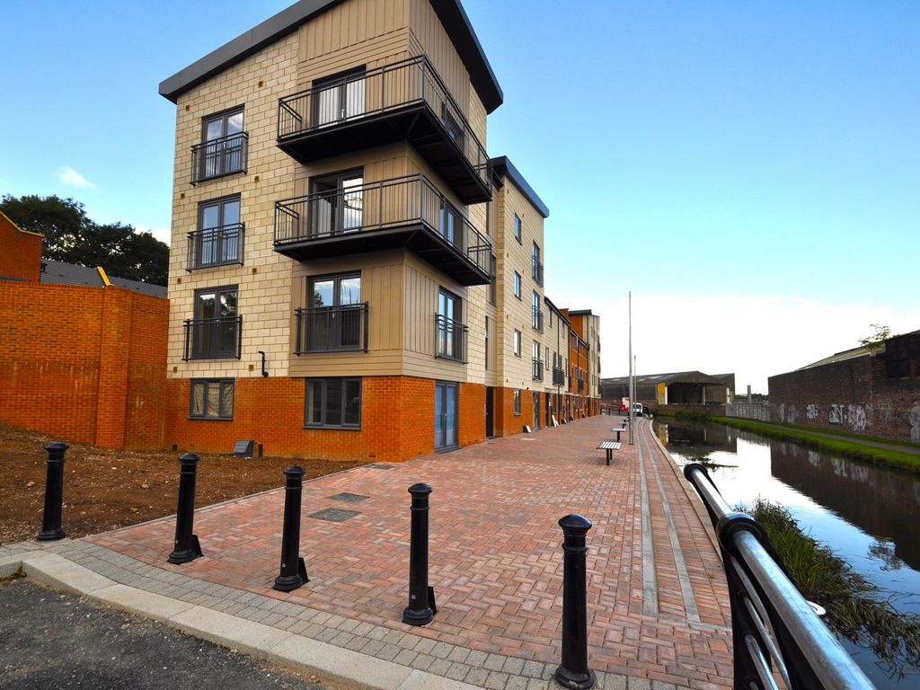 1 bed flat for sale in Quayside, Joiners Square, Stoke-On-Trent ST1, £95,000
