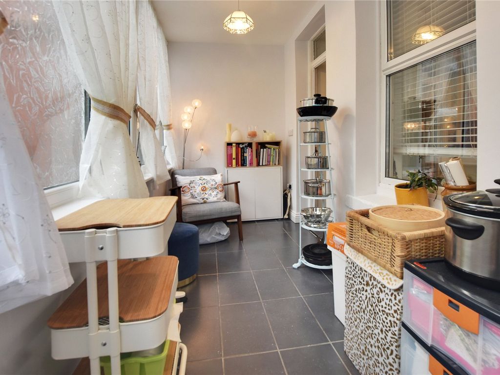 1 bed flat for sale in Rosslare, Temple Avenue, Llandrindod Wells LD1, £100,000