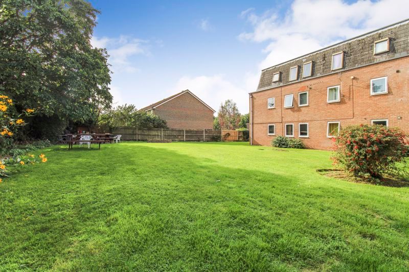 2 bed flat for sale in Grove Court, Arlesey SG15, £165,000