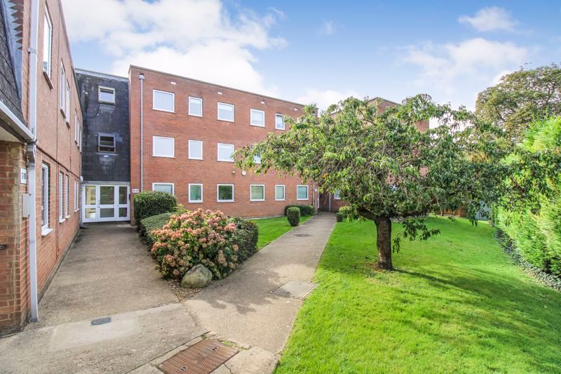 2 bed flat for sale in Grove Court, Arlesey SG15, £165,000