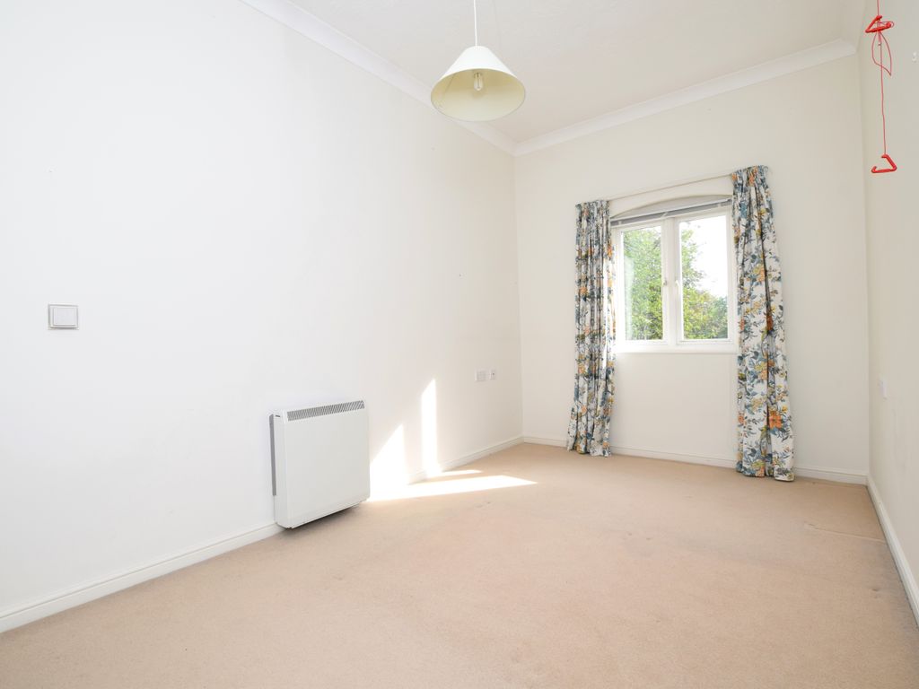 2 bed property for sale in George Street, Huntingdon PE29, £100,000