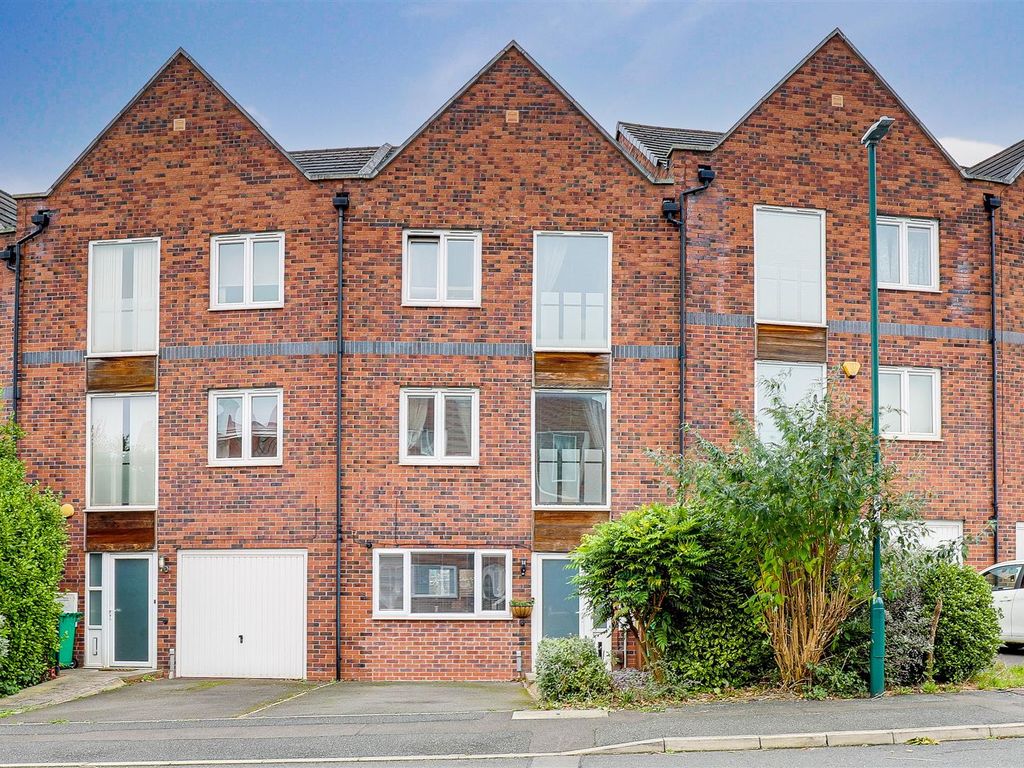 3 bed town house for sale in Caxton Road, Sherwood, Nottingham. NG5, £250,000