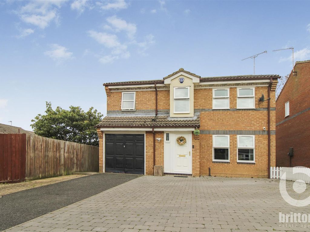 4 bed detached house for sale in Lime Close, Marham, King