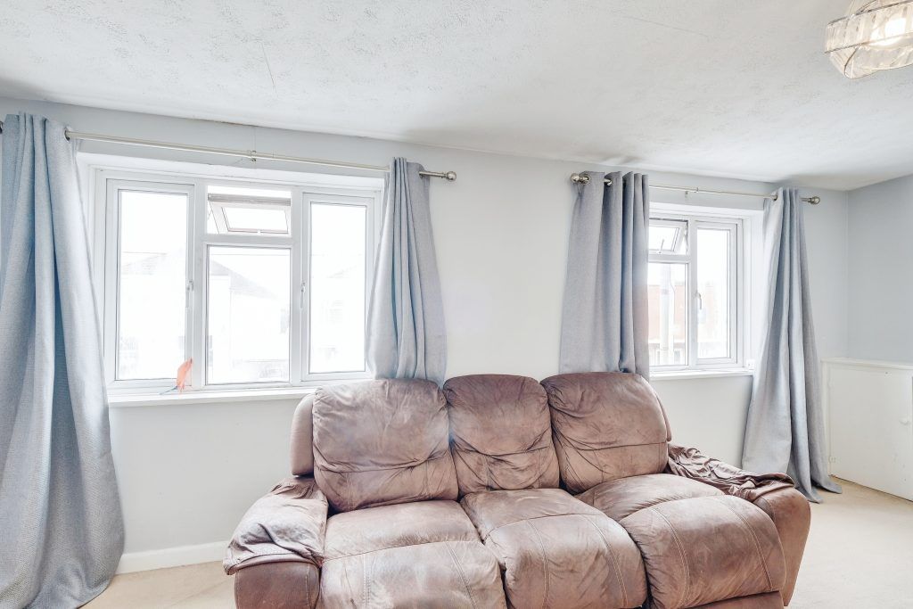 2 bed maisonette for sale in Old Milton Road, New Milton BH25, £225,000
