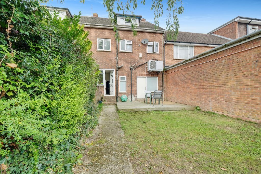 2 bed maisonette for sale in Old Milton Road, New Milton BH25, £225,000