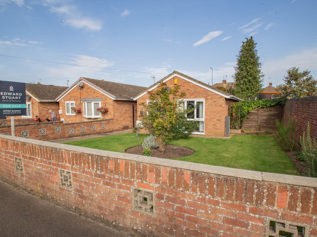 2 bed detached bungalow for sale in Bythorn Way, Stanground, Peterborough PE2, £200,000