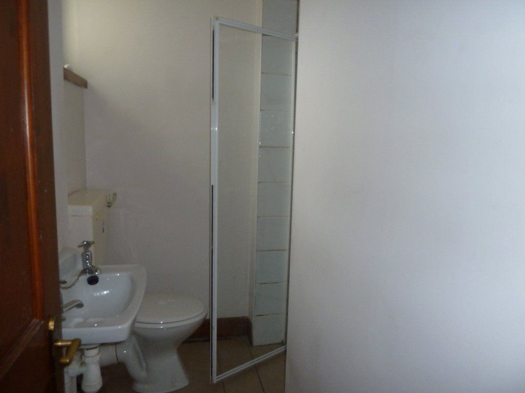 1 bed flat for sale in Eckvale, Sandbank, Dunoon PA23, £35,000