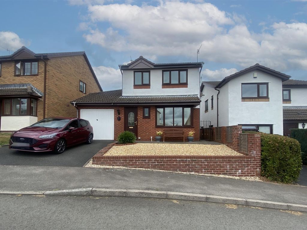 3 bed detached house for sale in Ashgrove, Blackwood NP12, £320,000