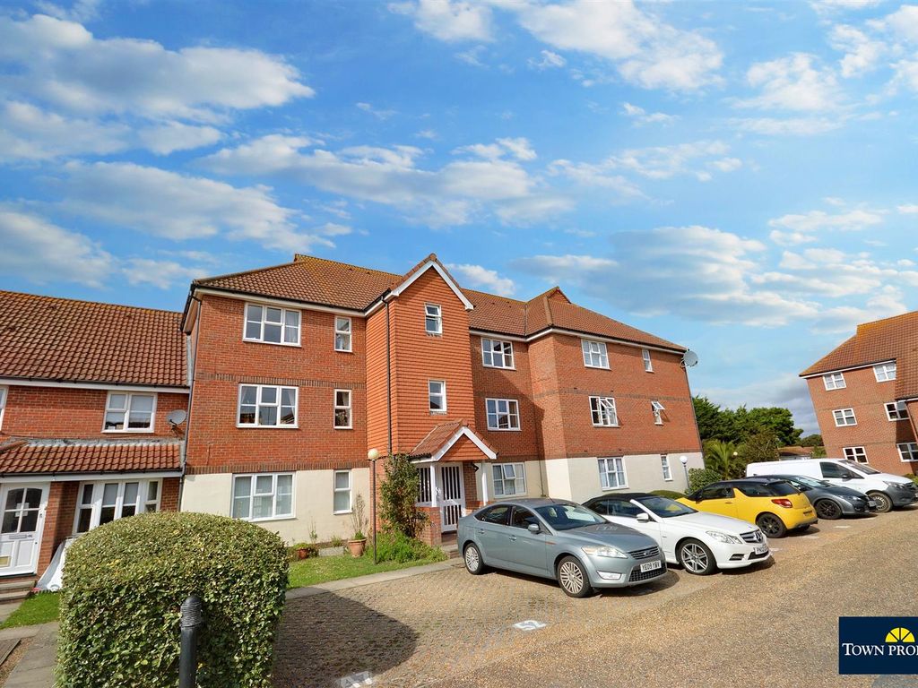 2 bed flat for sale in Falmouth Close, Eastbourne BN23, £159,950