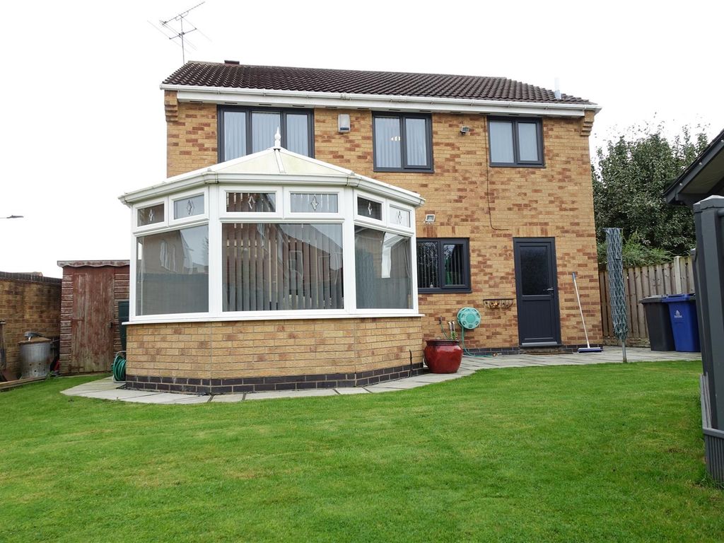 4 bed detached house for sale in Kingfisher Road, Adwick-Le-Street, Doncaster DN6, £315,000