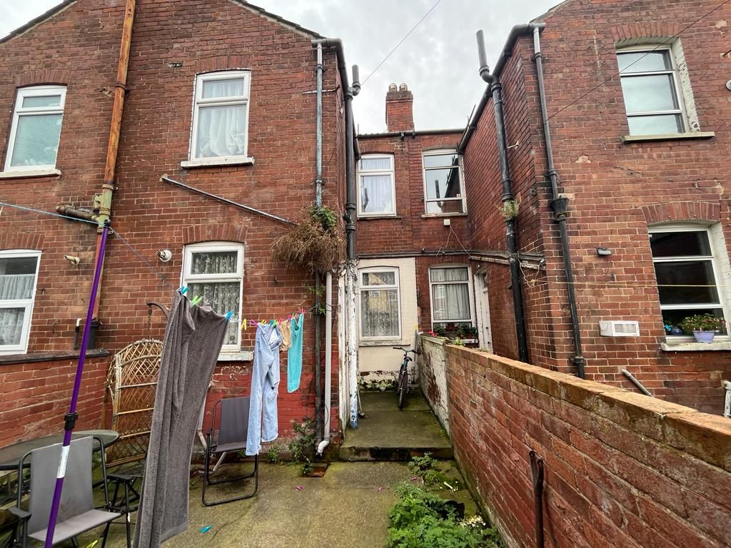 2 bed terraced house for sale in Urban Road, Doncaster DN4, £72,000