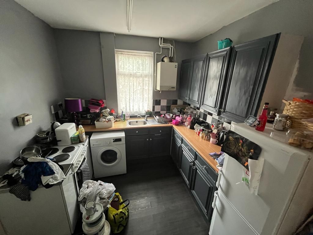 2 bed terraced house for sale in Urban Road, Doncaster DN4, £72,000