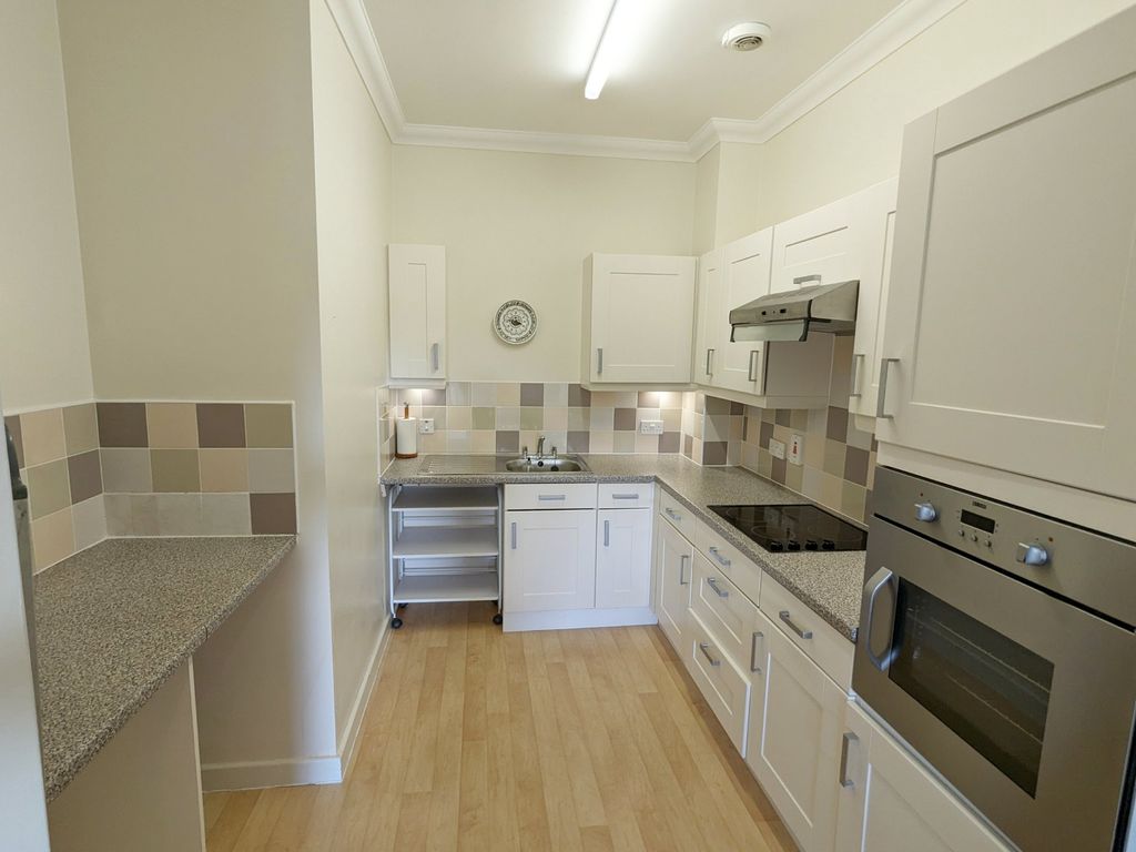 1 bed flat for sale in Phoenix House, Swallows Meadow, Shirley B90, £130,000