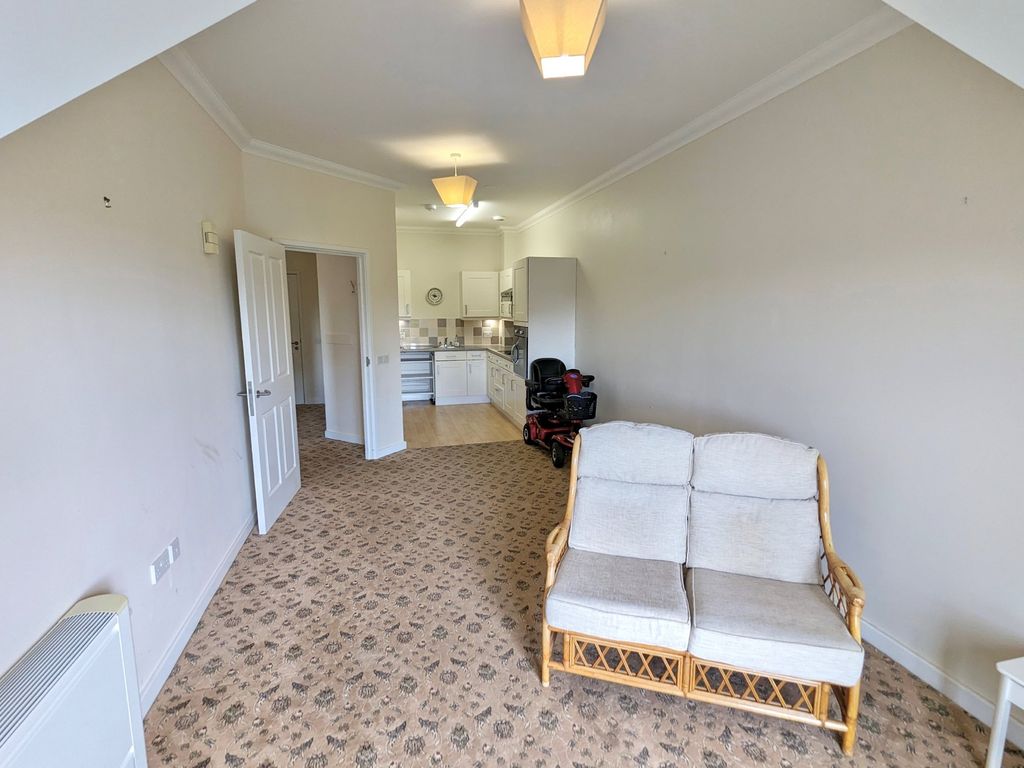 1 bed flat for sale in Phoenix House, Swallows Meadow, Shirley B90, £130,000