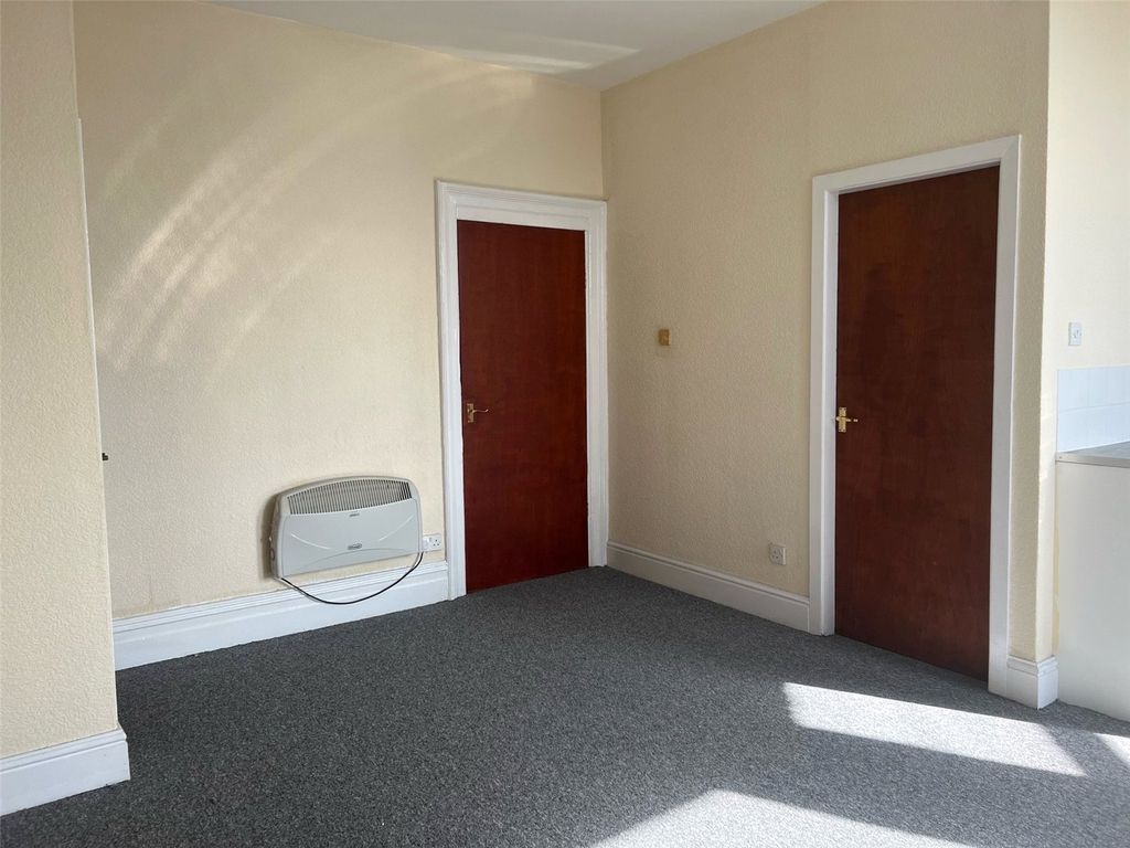 1 bed flat for sale in Vaughan Street, Llandudno, Conwy LL30, £65,000