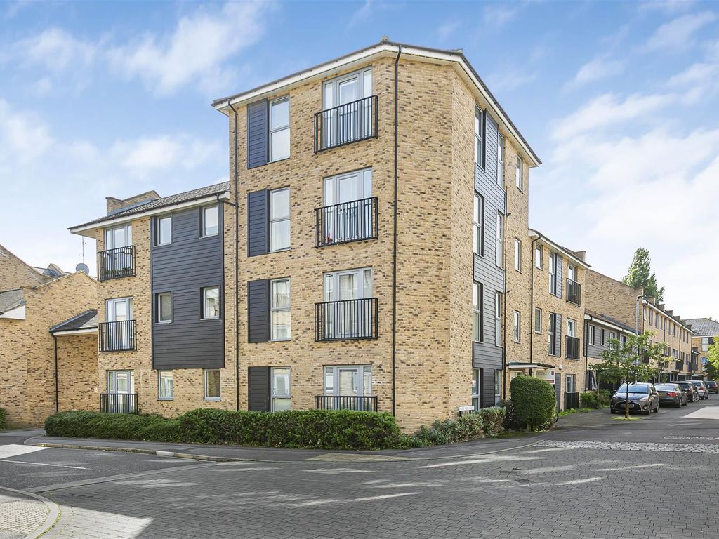 1 bed flat for sale in Alice Bell Close, Cambridge CB4, £250,000