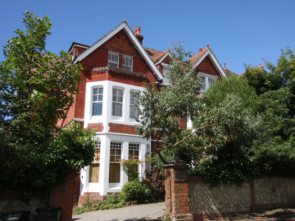2 bed flat for sale in Bolsover Road, Eastbourne BN20, £325,000