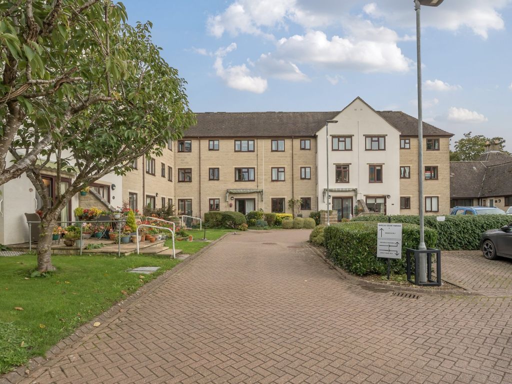 2 bed flat for sale in Barclay Court, Trafalgar Road, Cirencester, Gloucestershire GL7, £130,000