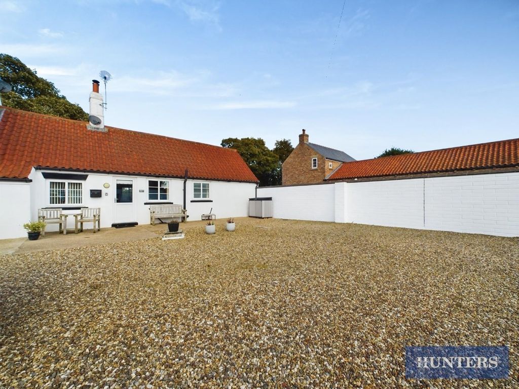 2 bed cottage for sale in Southfield Lane, Barmston YO25, £180,000