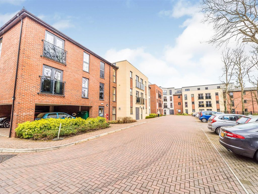 2 bed flat for sale in Thorneycroft, Wood Road, Tettenhall, Wolverhampton, West Midlands WV6, £300,000
