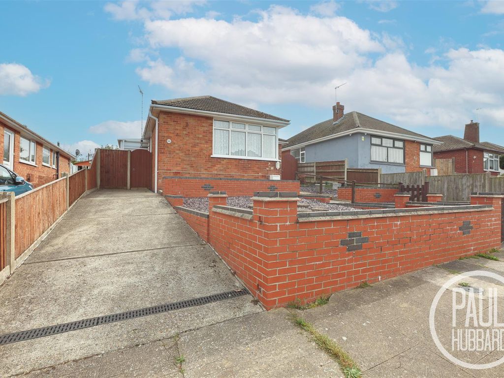 3 bed detached bungalow for sale in Orford Drive, Oulton Broad NR32, £240,000