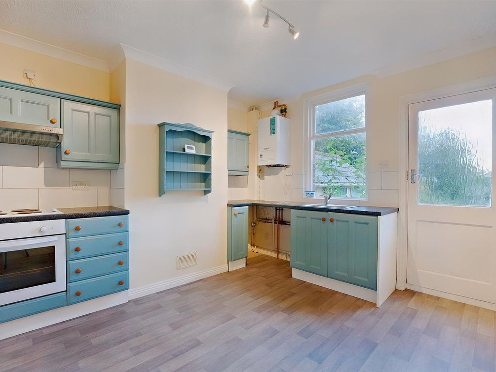 2 bed end terrace house for sale in Gordon Road, Hailsham BN27, £205,000