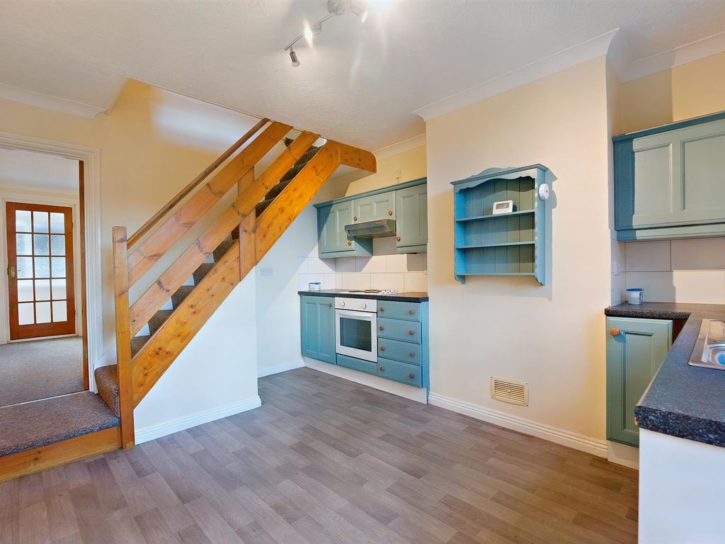 2 bed end terrace house for sale in Gordon Road, Hailsham BN27, £205,000