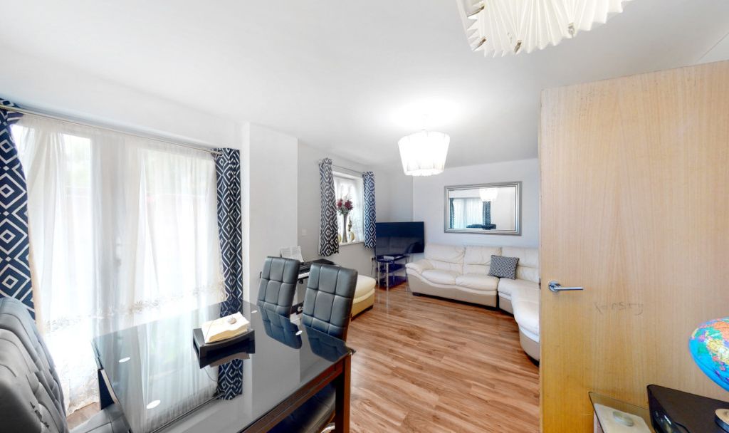 1 bed flat for sale in Goldsworthy Gardens, London SE16, £88,750