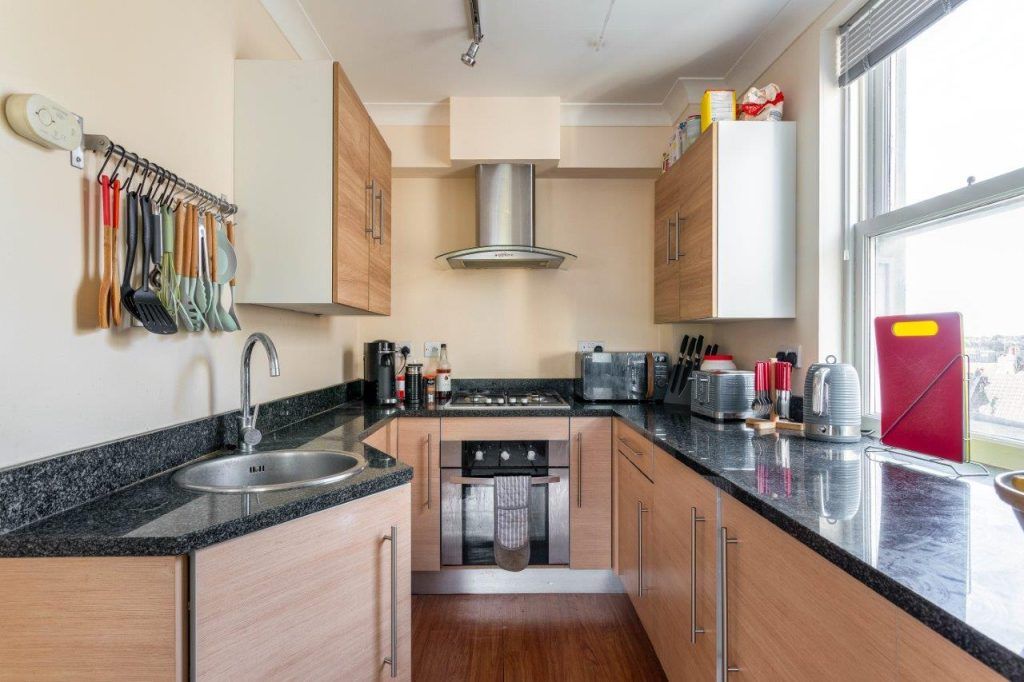 1 bed flat for sale in Islingword Road, Brighton BN2, £240,000