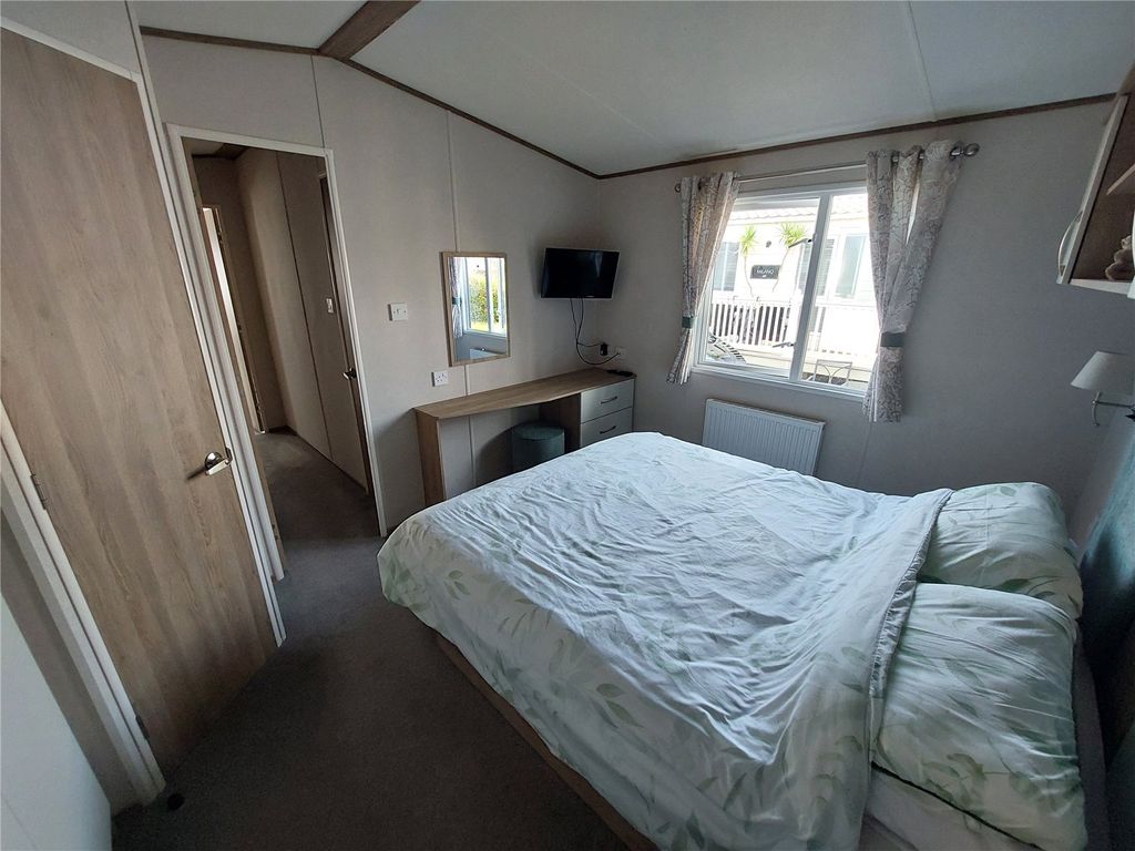 2 bed mobile/park home for sale in Central Park, Rockley Park, Poole, Dorset BH15, £33,995