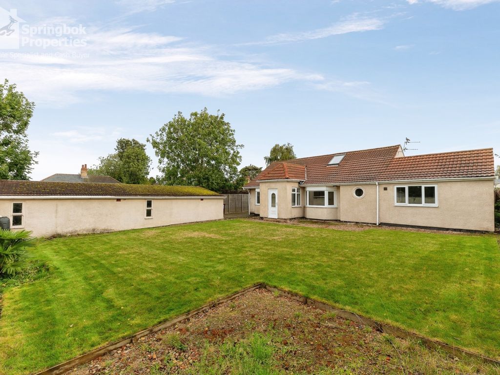 3 bed bungalow for sale in Barnolby Road, Grimsby, South Humberside DN37, £252,000