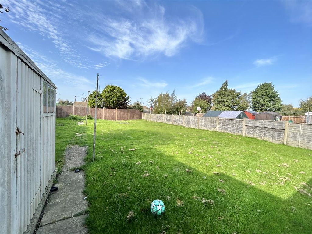 3 bed semi-detached bungalow for sale in Burns Avenue, Gloucester GL2, £139,000