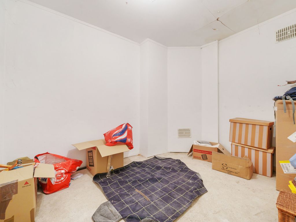 2 bed flat for sale in Morford Street, Bath, Somerset BA1, £240,000