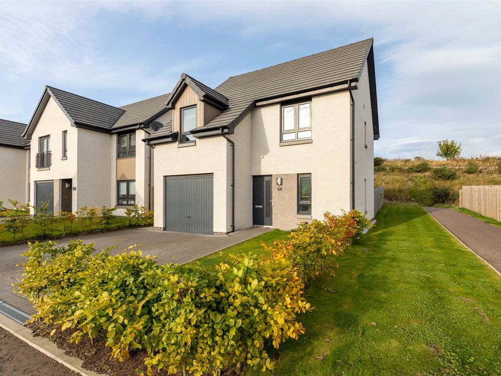 3 bed detached house for sale in Douglas Davidson Drive, Rattray, Blairgowrie PH10, £210,000