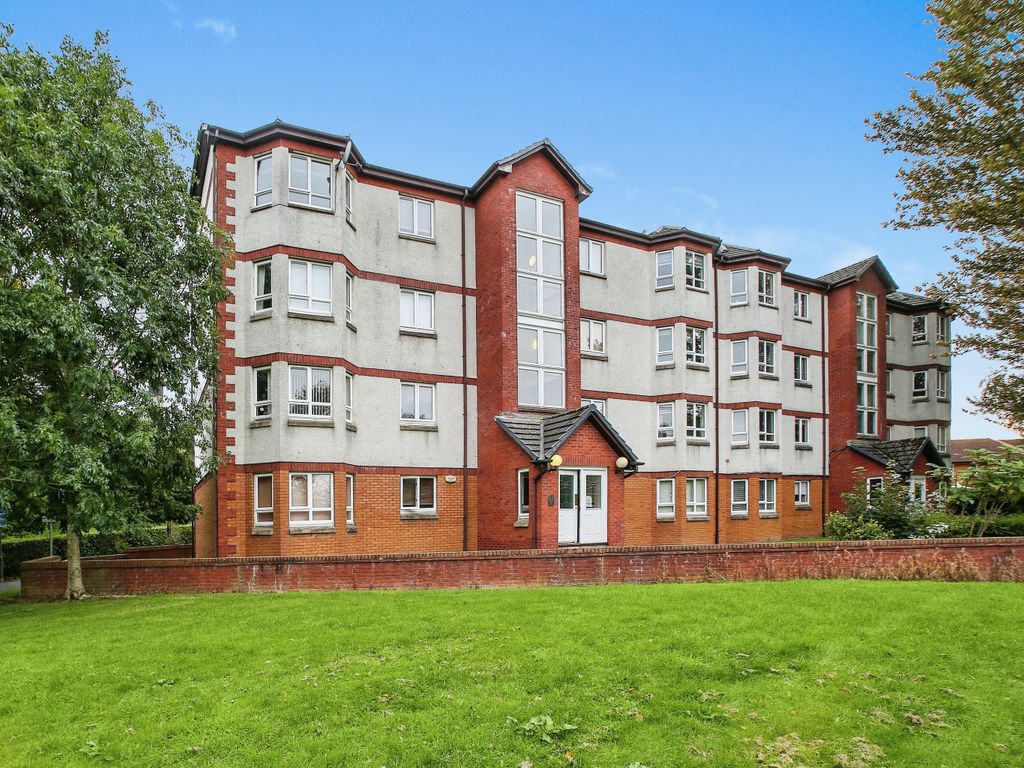 2 bed flat for sale in Columbia Avenue, Livingston EH54, £125,000