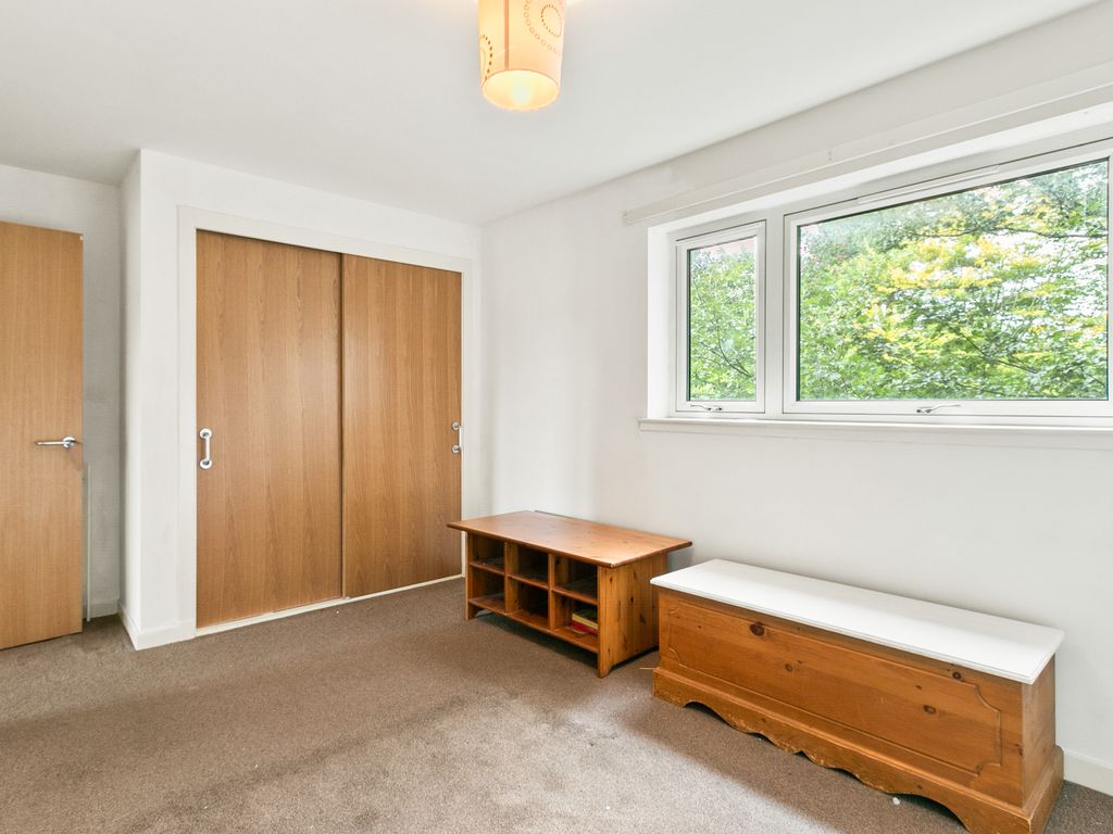 2 bed flat for sale in Pollokshaws Road, Shawlands, Glasgow G43, £120,000