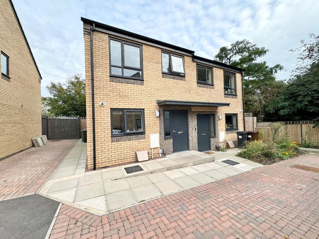 2 bed semi-detached house for sale in Green Acres Close, Solihull B92, £137,500
