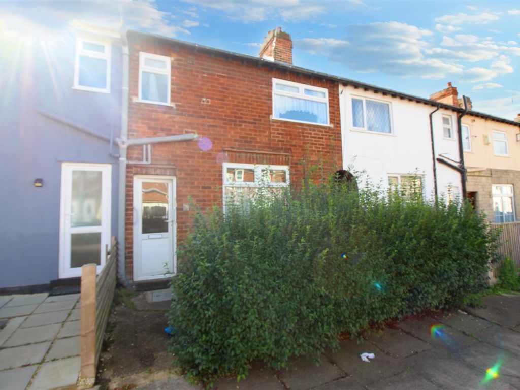 3 bed terraced house for sale in Thorpe Close, Stapleford, Nottingham NG9, £135,000