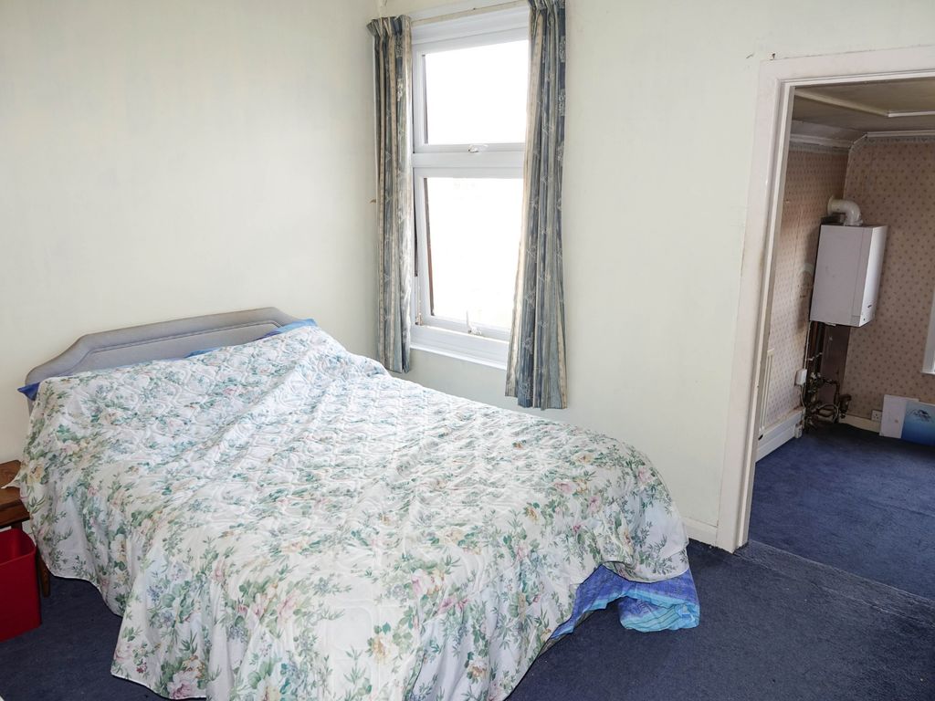3 bed end terrace house for sale in Ivy Lane, Bognor Regis PO22, £240,000