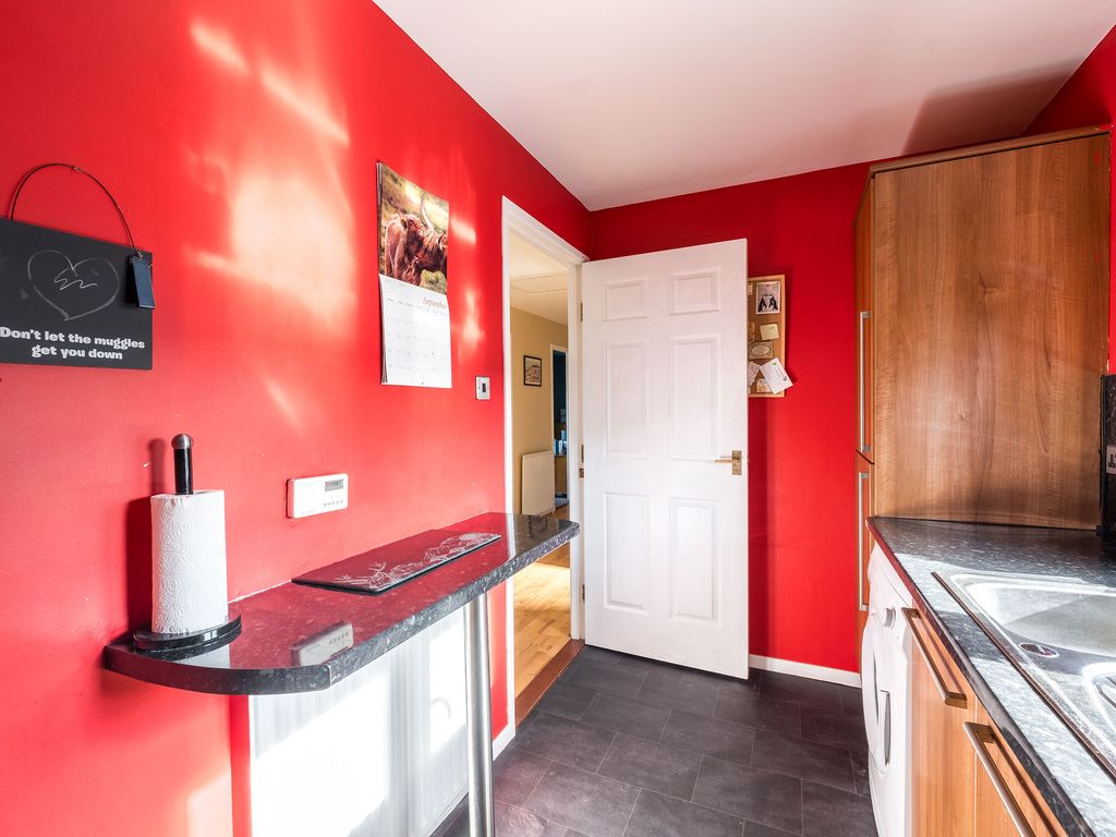 2 bed flat for sale in Hawkhill, Edinburgh EH7, £170,000