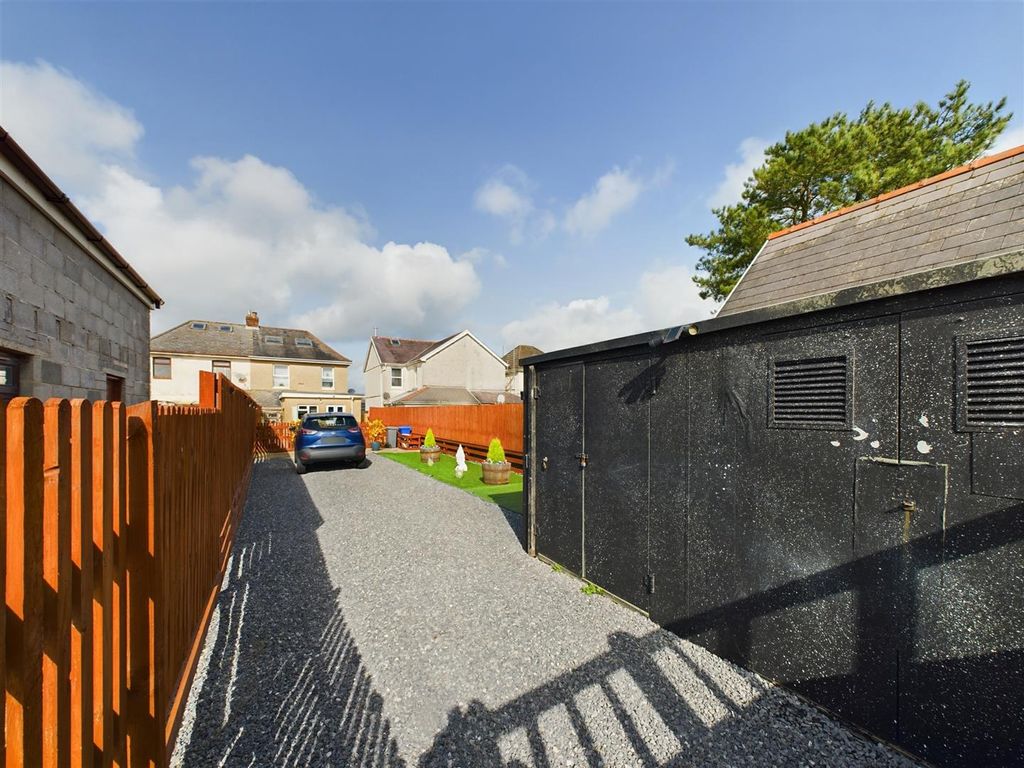 2 bed semi-detached house for sale in Penybanc Road, Ammanford SA18, £200,000