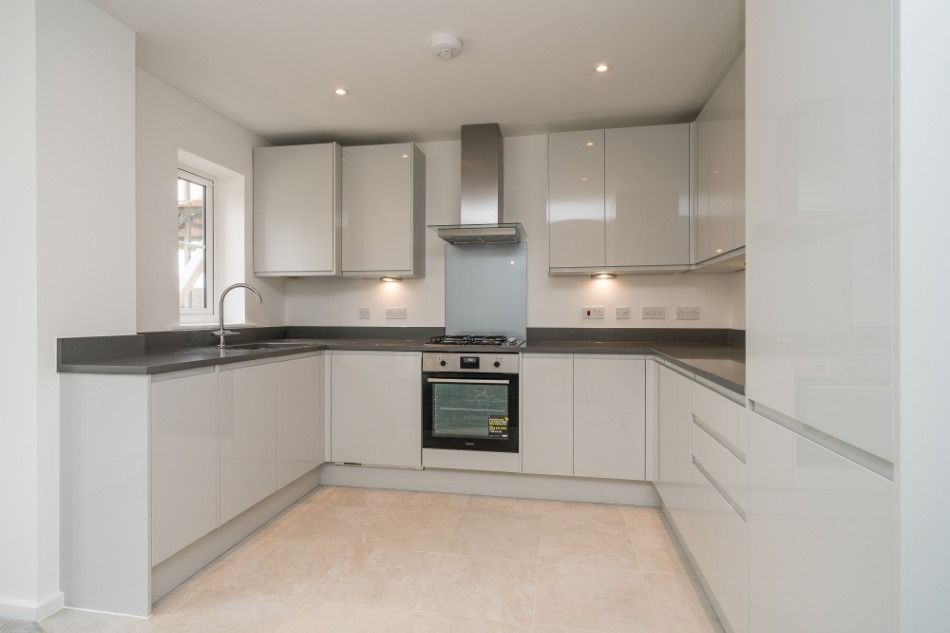 1 bed flat for sale in Springfield View, Foxglove Court, 66 Springfield Road, Chesham HP5, £130,000