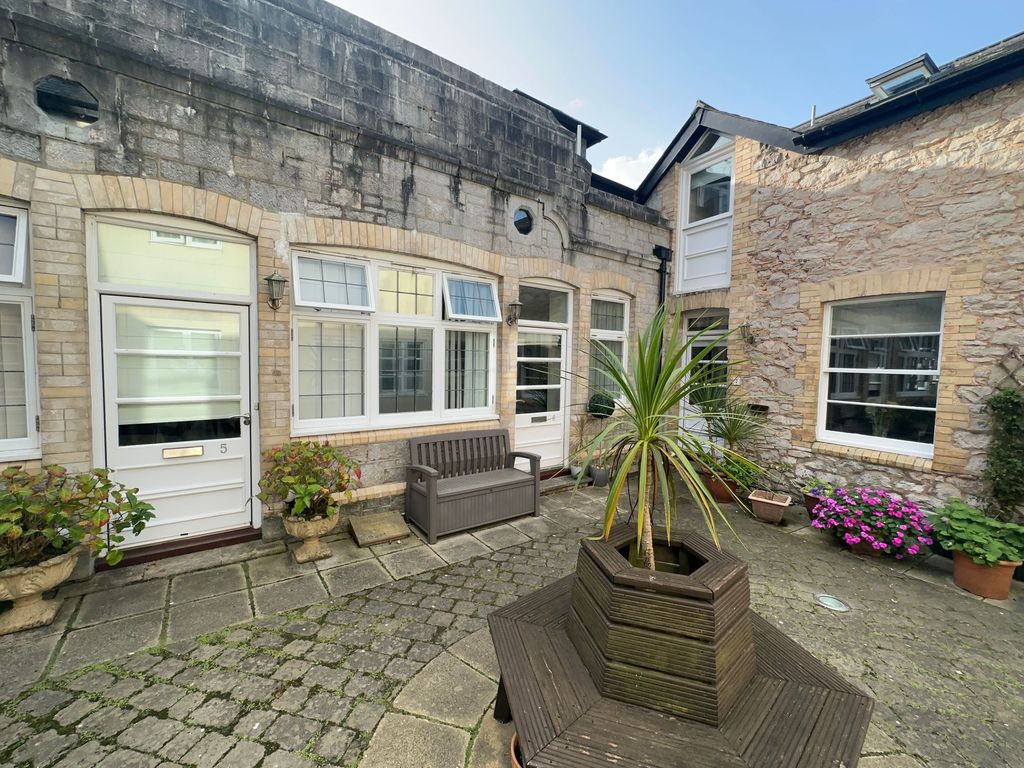 1 bed terraced house for sale in Manor Road, Torquay TQ1, £165,000