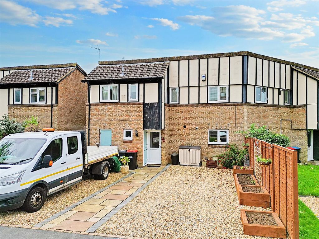 3 bed end terrace house for sale in Tranlands Brigg, Heelands, Milton Keynes MK13, £275,000