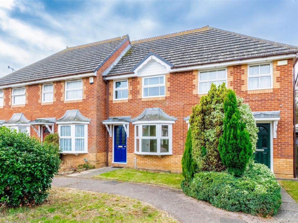 2 bed property for sale in Ivory Close, Faversham ME13, £249,995
