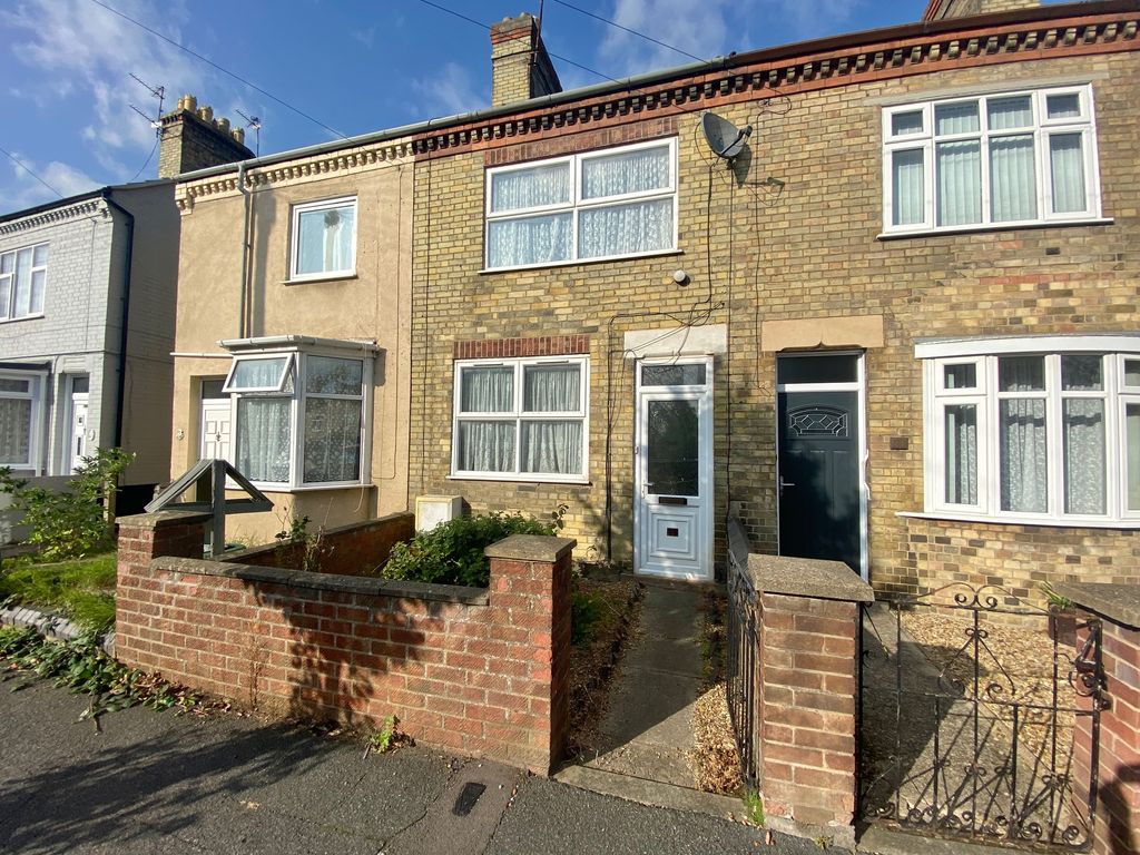 3 bed terraced house for sale in Buckle Street, Peterborough PE1, £179,000