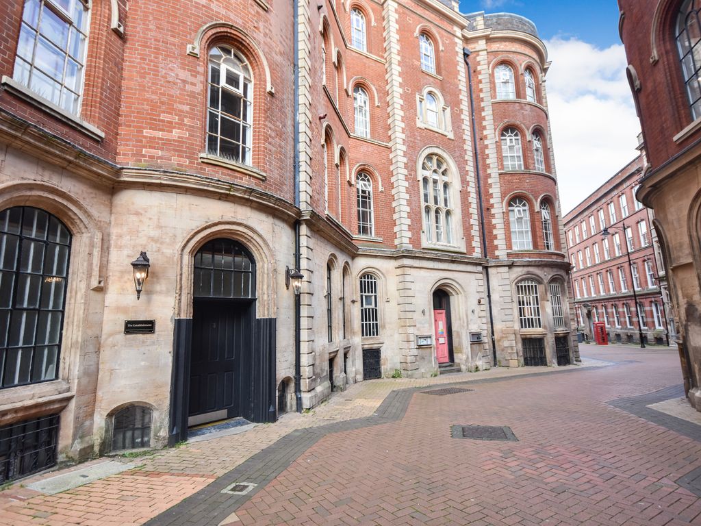 1 bed flat for sale in The Establishment, Broadway, Nottingham NG1, £125,000